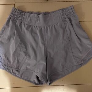 Lulu Lemon Hotty Hot HR Short 4” Lined  Size 10